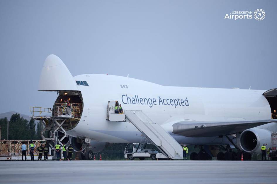 Аэропорт Андижана впервые принял грузовой Boeing со скотом